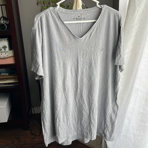 American Eagle 🦅 Grey V-Neck T-shirt